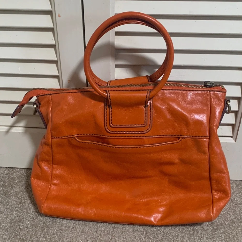 HOBO Sheila Medium Bag - Picture 1 of 10